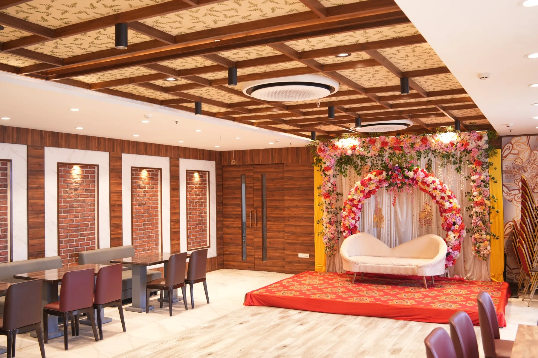 Banquet dining and event decor at The Yellow Turtle
